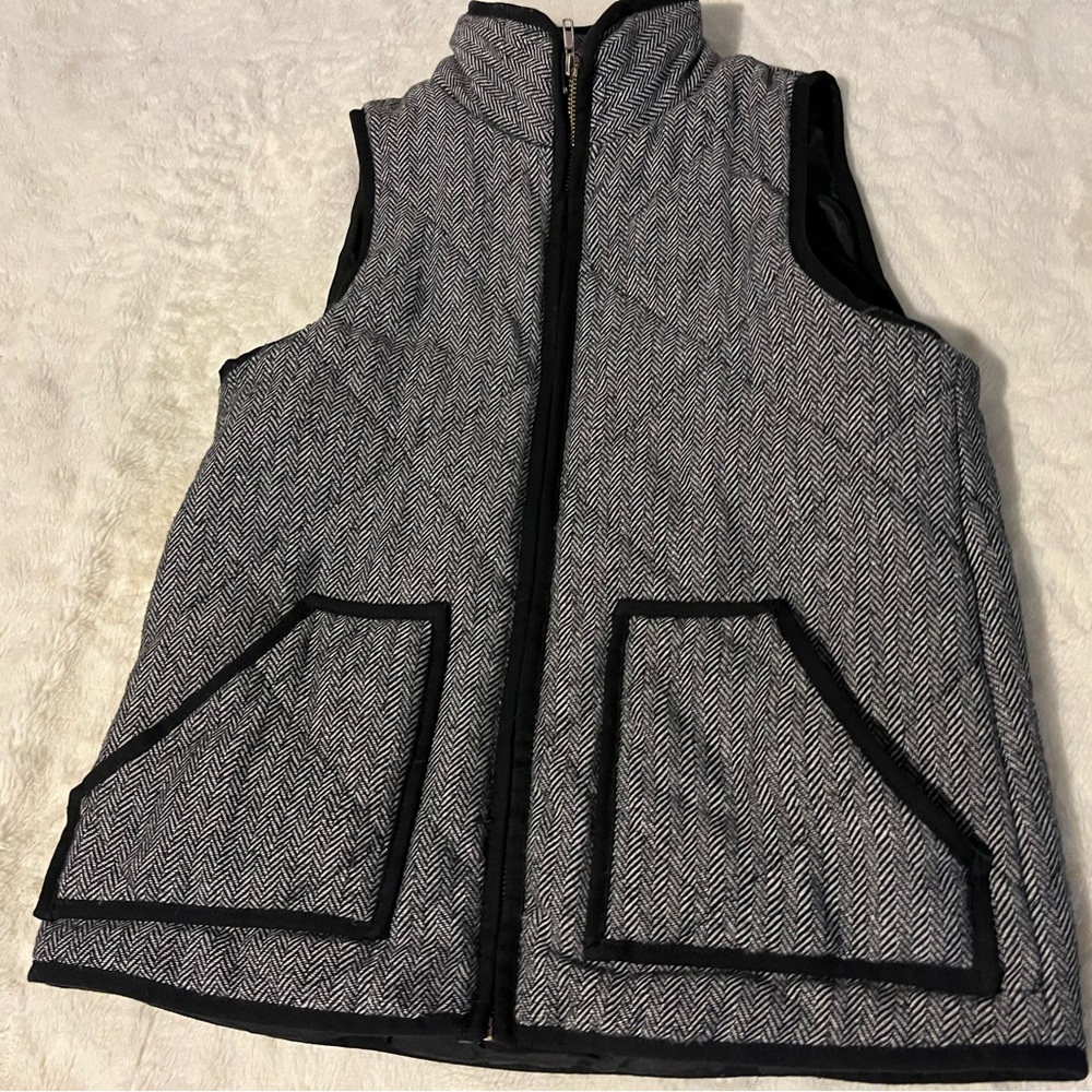 Zip up vest, super cute and comfy, very warm!